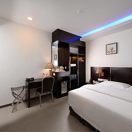 E-Red Hotel Bandar Perda Bukit Mertajam Extérieur photo