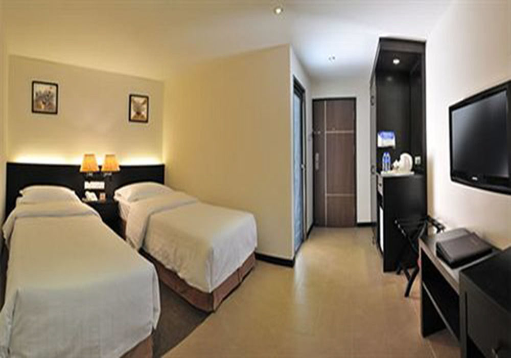 E-Red Hotel Bandar Perda Bukit Mertajam Extérieur photo