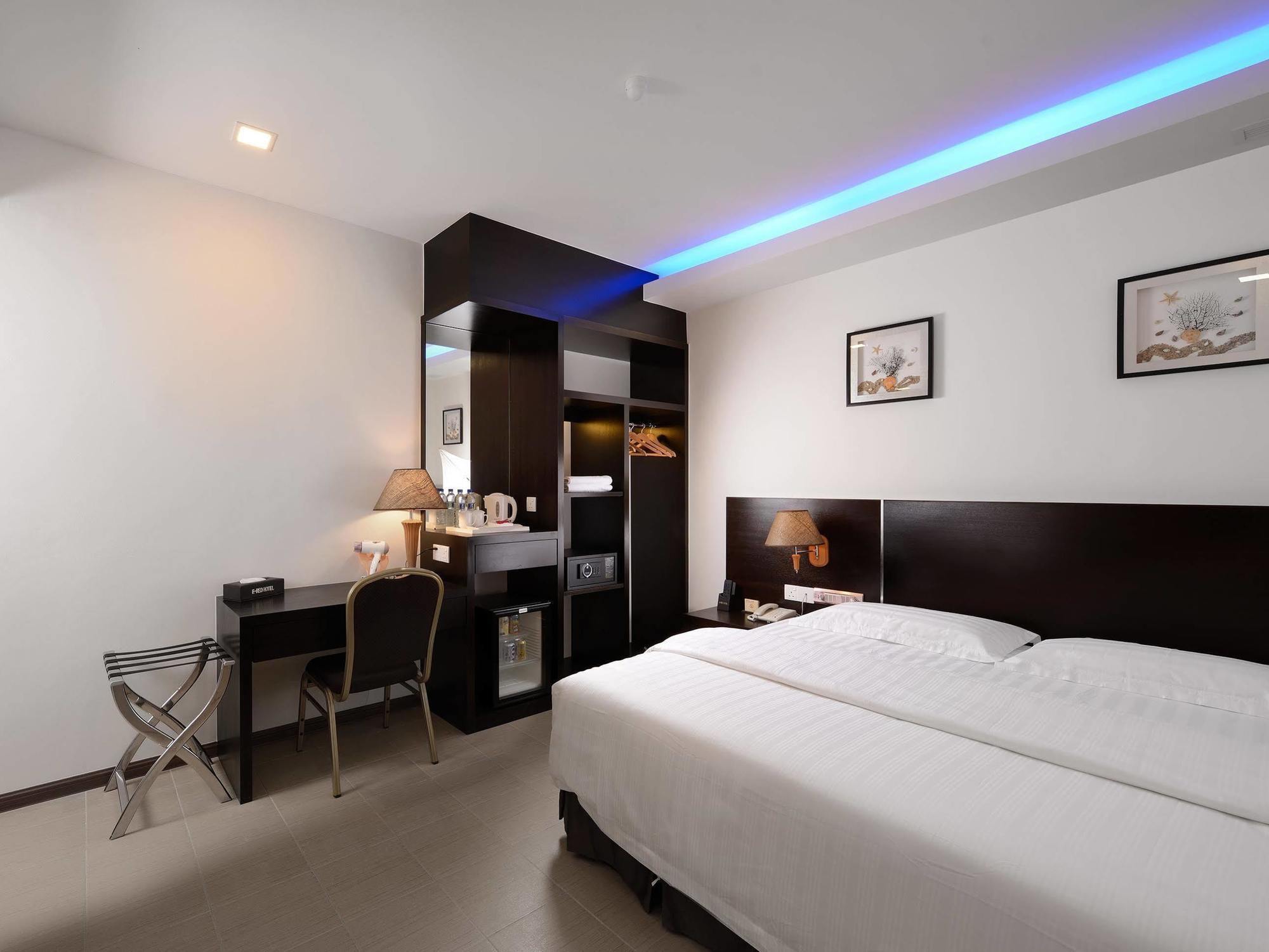 E-Red Hotel Bandar Perda Bukit Mertajam Extérieur photo